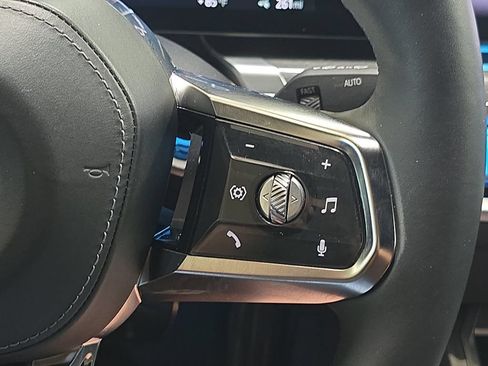 Used 2023 BMW i7 xDrive60 AWD/4WD image 21