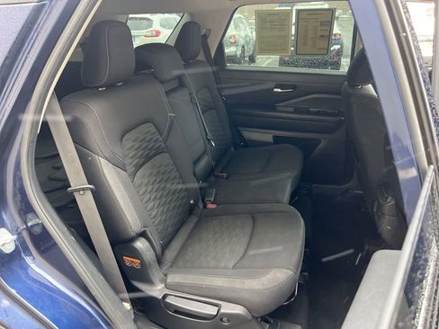 Used 2022 Nissan Pathfinder SV image 23