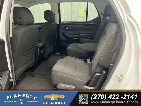 Used 2020 Chevrolet Traverse LT image 11