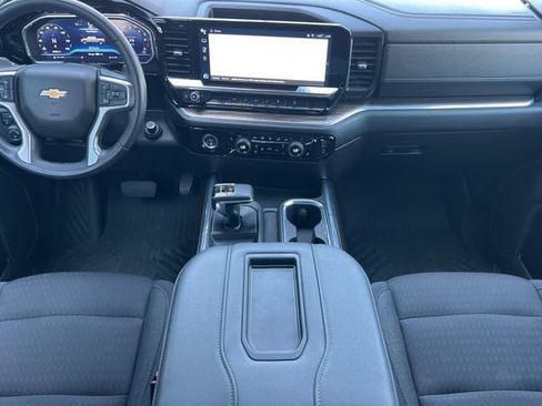 Used 2022 Chevrolet Silverado 1500 LT AWD/4WD image 16