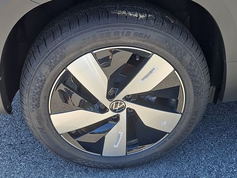 New 2026 Volkswagen Taos S AWD/4WD image 3