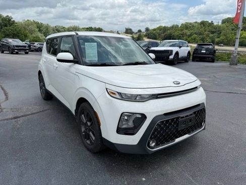Used 2021 Kia Soul EX FWD image 3