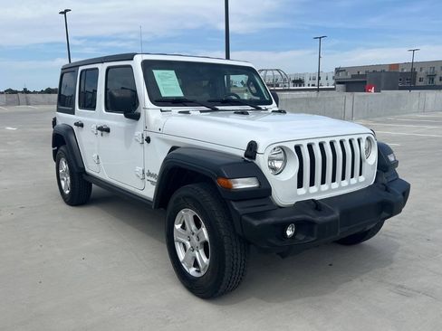 Used 2018 Jeep Wrangler Unlimited Sport S AWD/4WD image 4