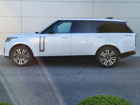Used 2025 Land Rover Range Rover Long Wheelbase Autobiography AWD/4WD image 2