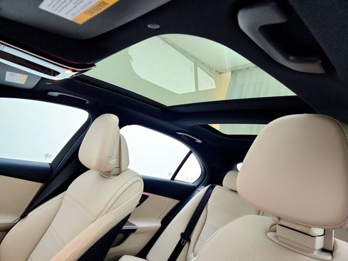 Used 2025 Mercedes-Benz C 300 Sedan image 17