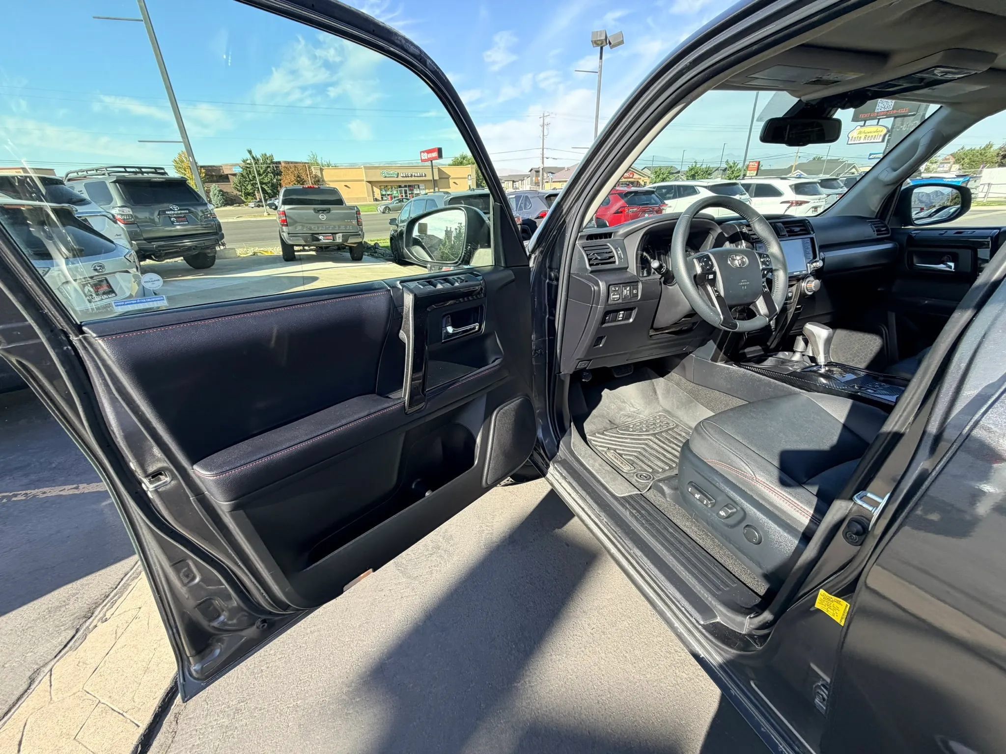 Used 2020 Toyota 4Runner TRD Off-Road Premium w/ Moonroof Package AWD/4WD image 10