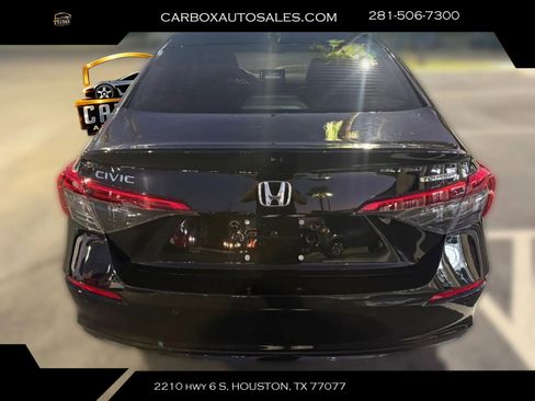 Used 2024 Honda Civic Touring image 4