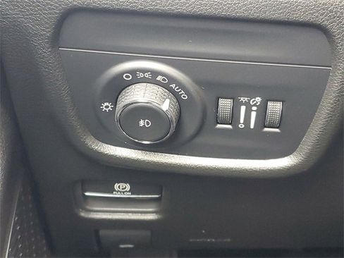 New 2025 Jeep Grand Cherokee Limited w/ Trailer Tow Package image 20