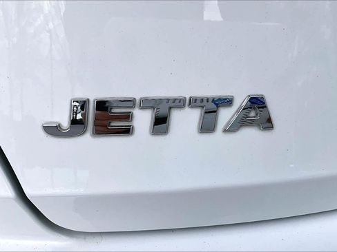 Used 2021 Volkswagen Jetta S image 9