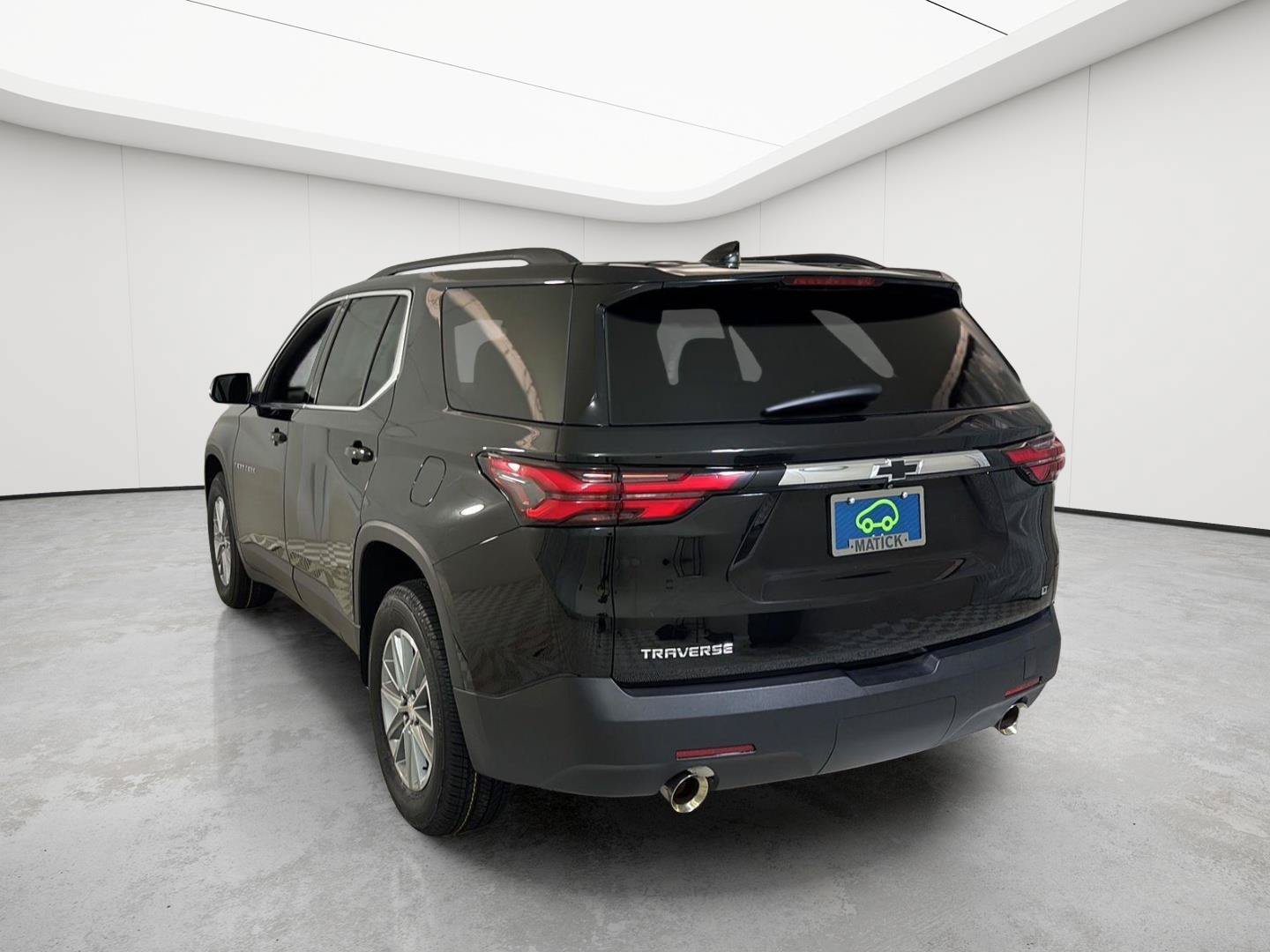 Used 2023 Chevrolet Traverse LT FWD image 4