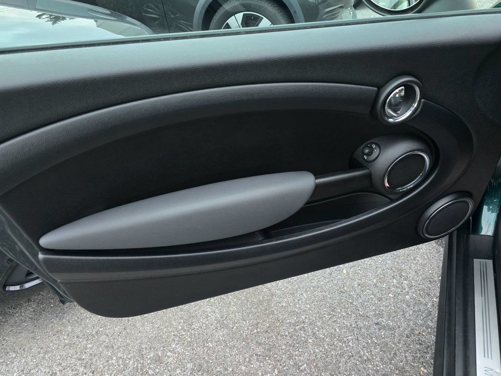 Used 2010 MINI Cooper Hardtop FWD image 10