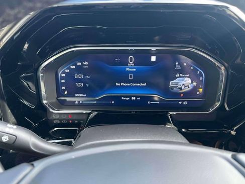 Used 2022 Chevrolet Silverado 1500 ZR2 w/ Technology Package AWD/4WD image 18