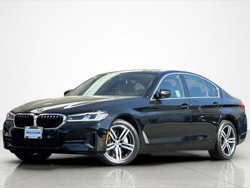 Used 2021 BMW 530e w/ Convenience Package image 1