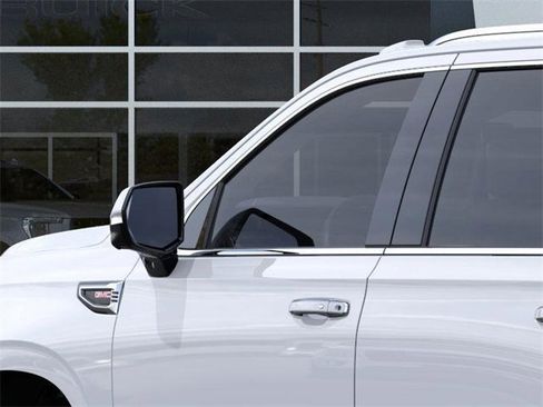 New 2026 GMC Yukon Denali image 12