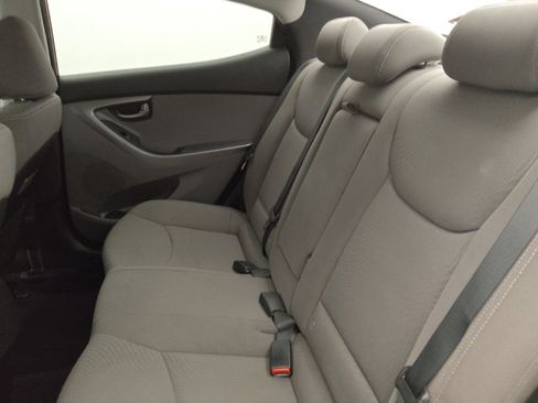 Used 2016 Hyundai Elantra SE FWD image 18