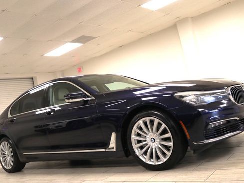 Used 2016 BMW 740i RWD image 9