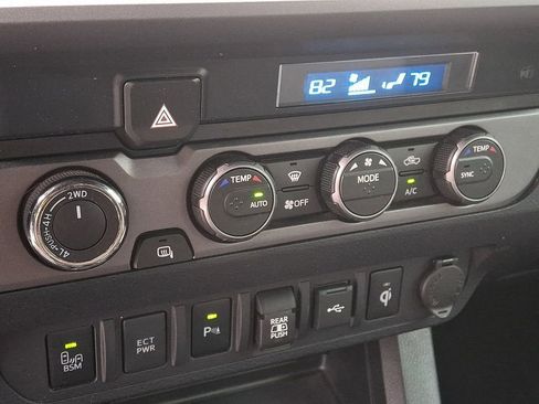 Used 2021 Toyota Tacoma TRD Sport w/ Technology Package AWD/4WD image 17