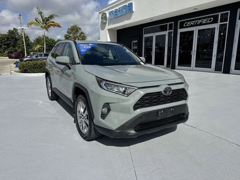 Used 2021 Toyota RAV4 XLE Premium AWD/4WD image 7