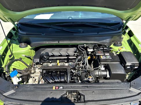 Used 2022 Hyundai Venue SEL w/ Cargo Package image 10