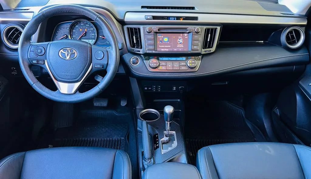 Used 2015 Toyota RAV4 Limited AWD/4WD image 11