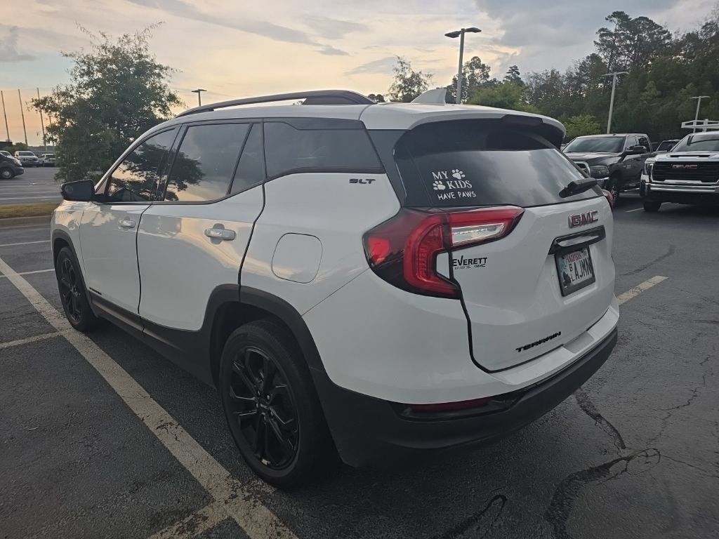 Used 2022 GMC Terrain SLT w/ Infotainment Package II FWD image 8