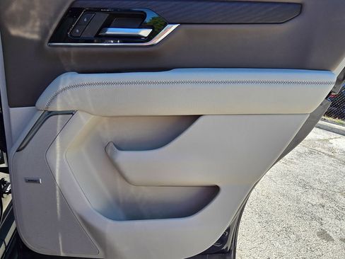 Certified 2025 GMC Yukon Denali AWD/4WD image 39