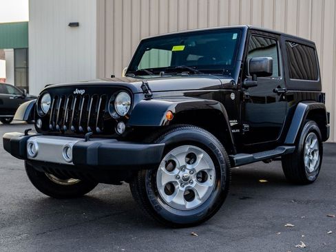Used 2014 Jeep Wrangler Sahara w/ Connectivity Group AWD/4WD image 6