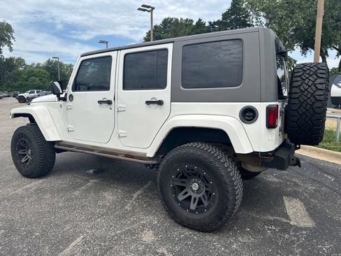 Used 2010 Jeep Wrangler Unlimited Sahara w/ Trailer Tow Group AWD/4WD image 12