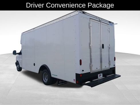 New 2025 GMC Savana 3500 Work Van w/ Power Convenience Package image 4