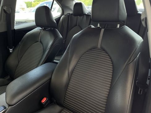 Used 2022 Toyota Camry SE FWD image 12