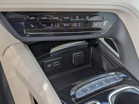 Certified 2023 Buick Envision Preferred image 29