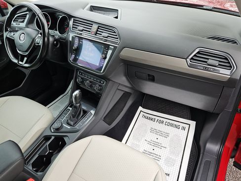Used 2018 Volkswagen Tiguan SE image 31