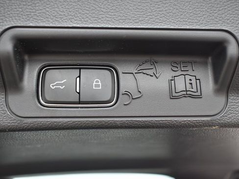 Used 2022 Ford Explorer Limited w/ Equipment Group 301A image 46