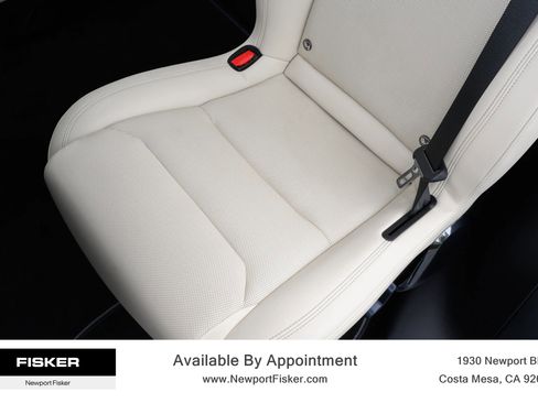 Used 2022 Tesla Model X image 17