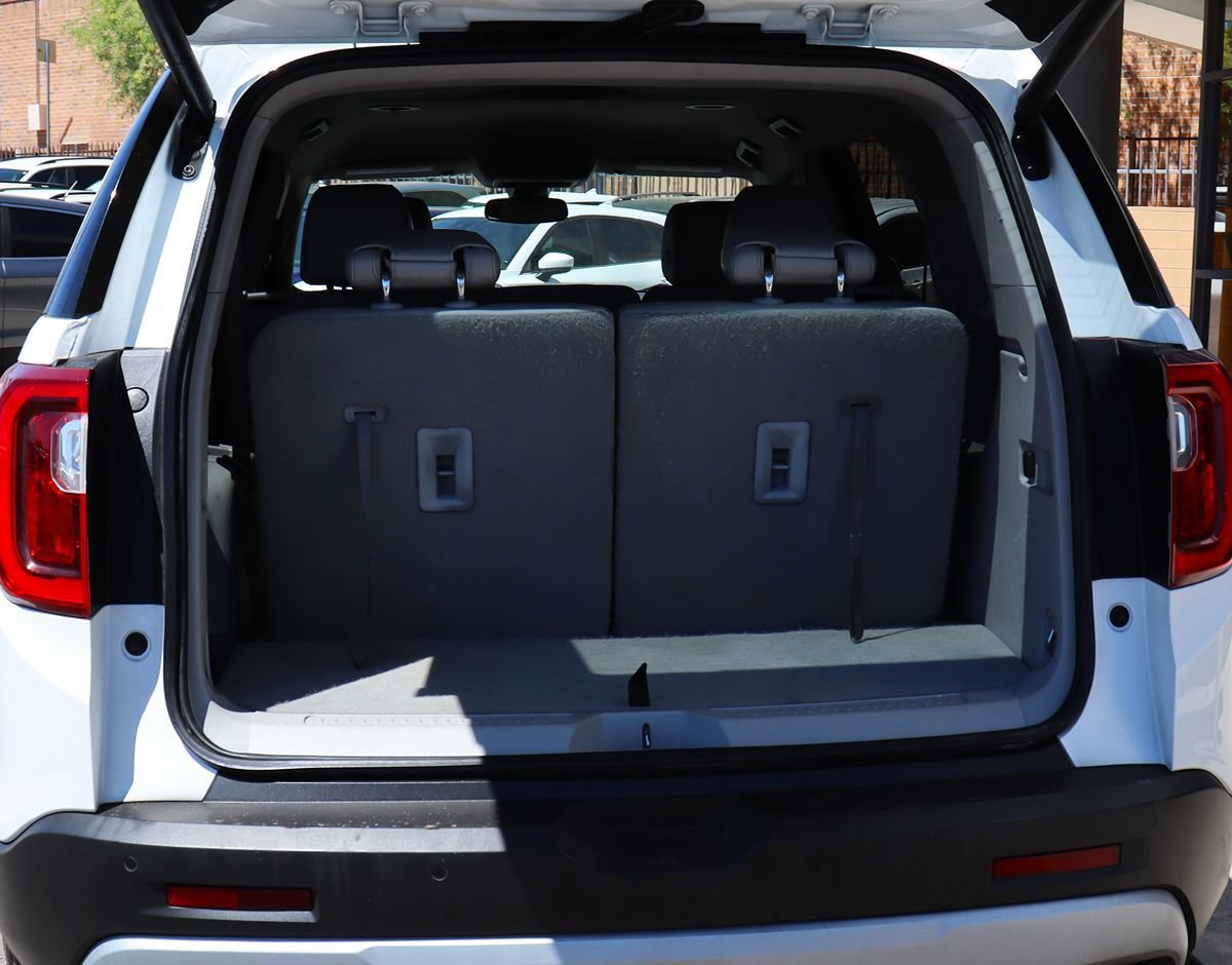 Used 2020 GMC Acadia SLT w/ LPO, Cargo Package FWD image 24