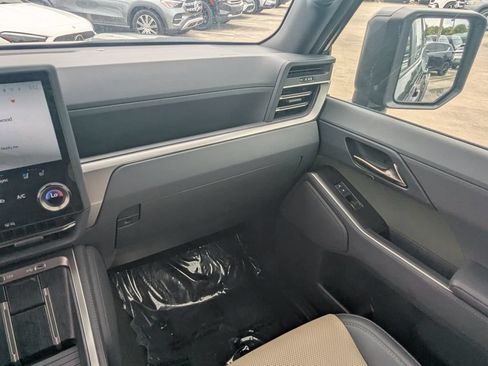 Used 2024 Lexus GX 550 AWD/4WD image 4