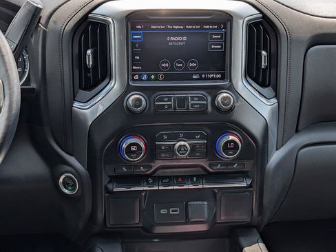 Used 2022 Chevrolet Silverado 1500 LT Trail Boss AWD/4WD image 30