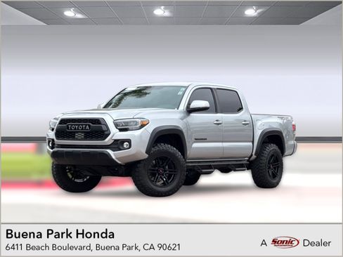 Used 2022 Toyota Tacoma TRD Off-Road w/ Technology Package RWD image 1