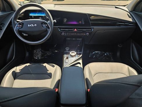 Certified 2024 Kia Niro Wind FWD image 9