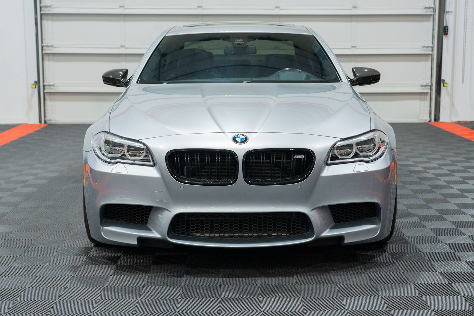 Used 2016 BMW M5 RWD image 2