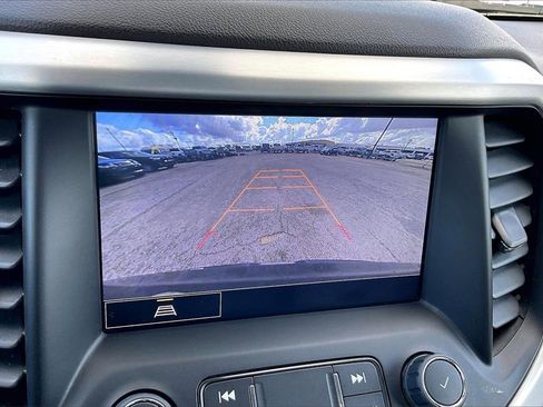 Used 2023 GMC Acadia SLT image 13