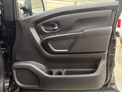 Used 2023 Nissan Titan SV w/ SV Convenience Package image 28