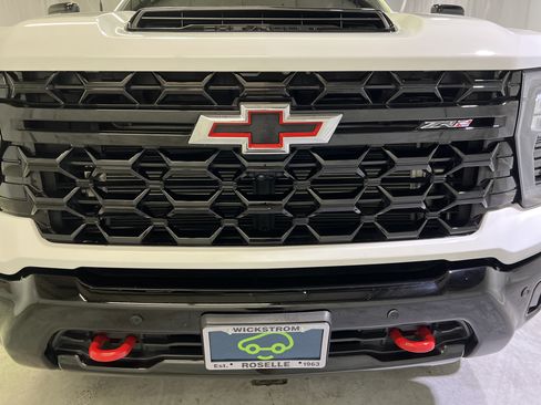 Certified 2025 Chevrolet Silverado 2500 ZR2 w/ Technology Package AWD/4WD image 4
