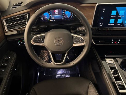 New 2026 Volkswagen Atlas SE image 13