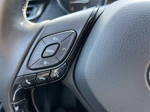 Used 2018 Toyota C-HR XLE image 27