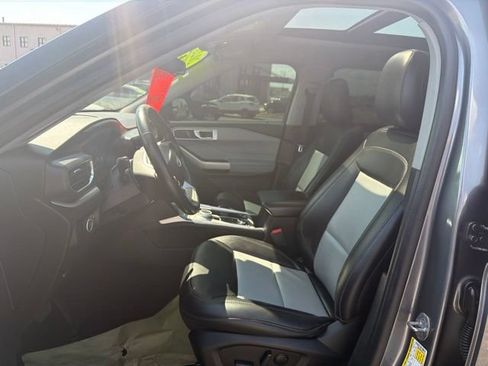 Used 2023 Ford Explorer XLT w/ Equipment Group 202A AWD/4WD image 10
