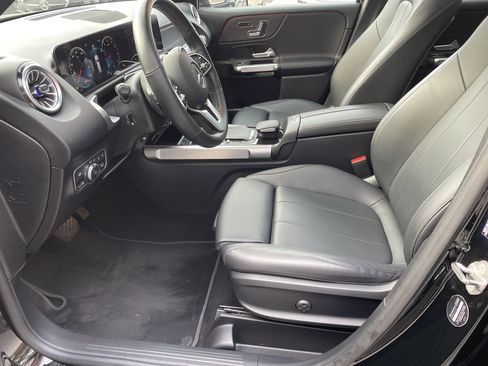 Certified 2022 Mercedes-Benz GLB 250 4MATIC image 19