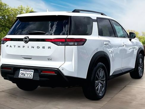 Certified 2024 Nissan Pathfinder SV FWD image 6