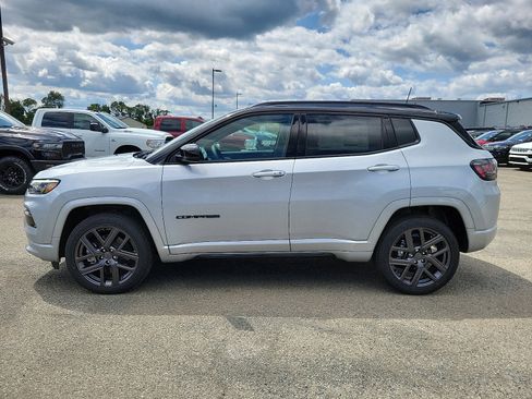 New 2024 Jeep Compass Limited w/ High Altitude Package image 6