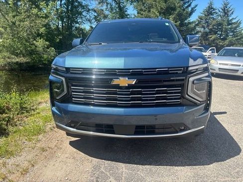 Used 2025 Chevrolet Tahoe High Country AWD/4WD image 2